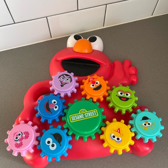 Sesame Street Elmo & Friends Gear Play 8 Gears to Spin and Stack - Picture 2 of 2